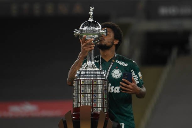 Fora Dos Planos Do Palmeiras Luiz Adriano Entra Na Mira Do Inter