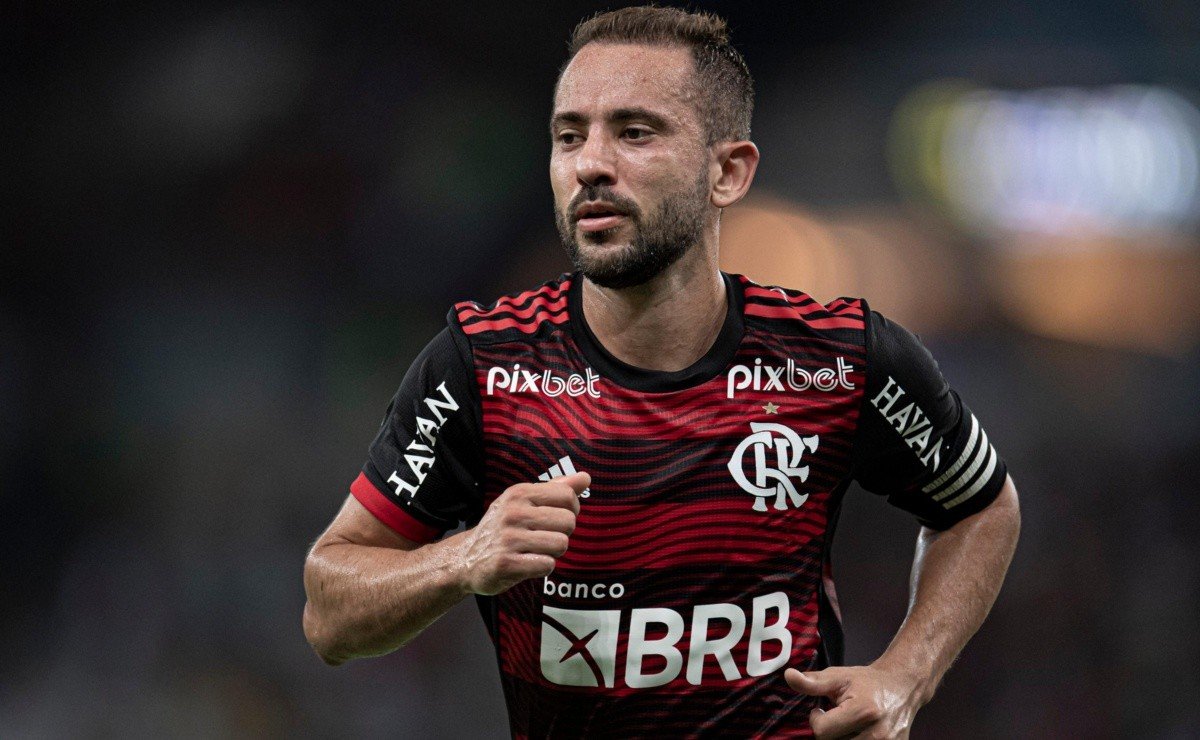 Clube árabe deve enviar nova proposta ao Flamengo por Everton Ribeiro