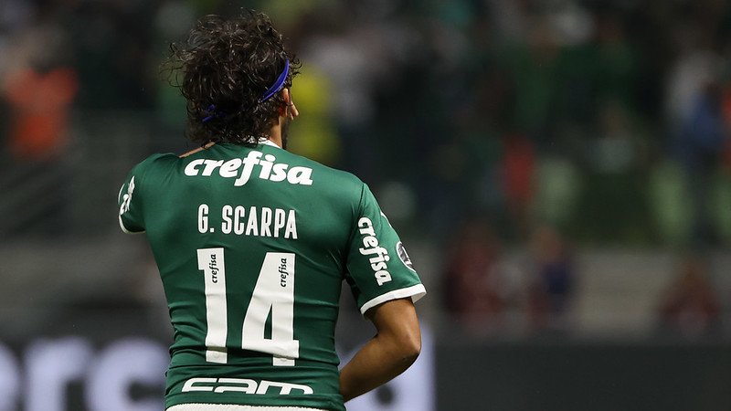 Palmeiras volta atrás e tenta recomprar Scarpa após venda ao Nottingham