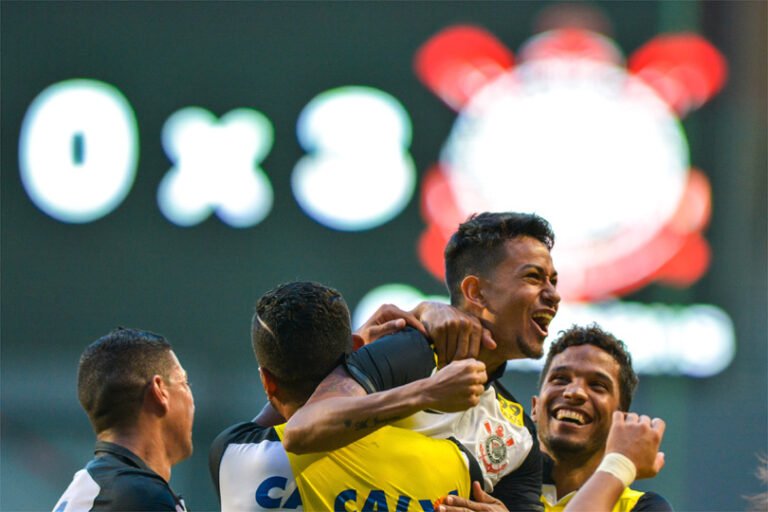 Corinthians despacha o Galo do campeonato em pleno Horto