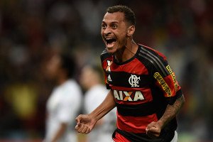 RIO DE JANEIRO, BRAZIL - JULY 05: Alan Patrick of Flamengo celebrates a scored goal againts Figueirense during a match between Flamengo and Figueirense as part of Brasileirao Series A 2015 at Maracana Stadium on July 5, 2015 in Rio de Janeiro, Brazil. (Photo by Buda Mendes/Getty Images)
