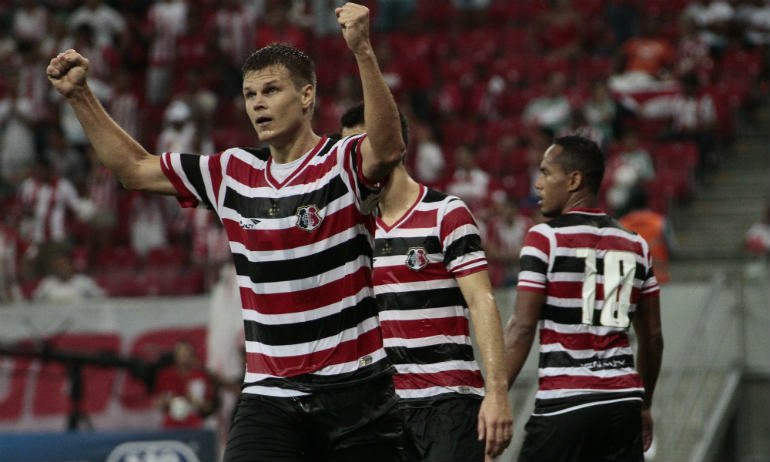 Zagueiro Alemão é mais um a renovar com o Santa Cruz para 2016