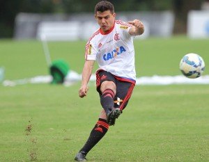 ayrton-e-alan-patrick-treinam-e-ja-viajam-com-flamengo-para-curitiba