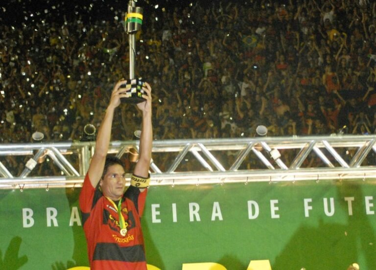 Sport renova com Durval até o fim de 2016
