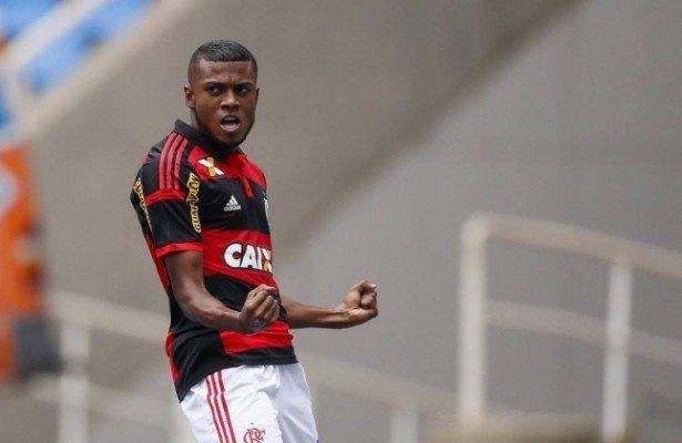 Vai ficar! Rodrigo Caetano afirma que Marcelo Cirino segue no Flamengo