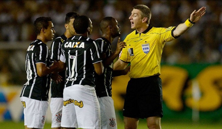 Como teria sido a tabela do Brasileirão sem os erros de arbitragem? Veja: