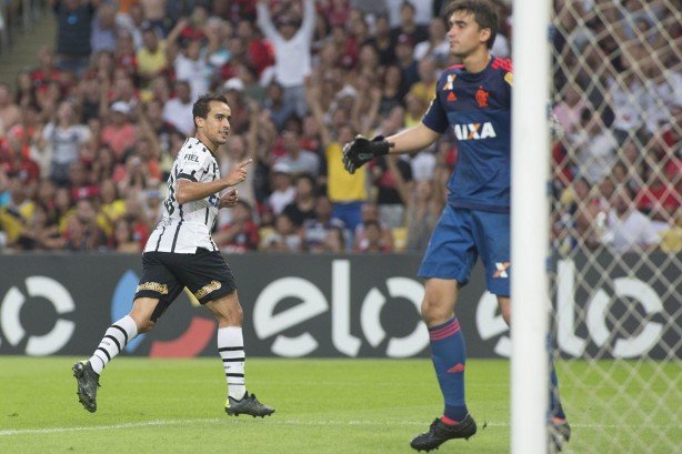 jadson_marcou_o_terceiro_gol_da_vitoria_contra_o_hq