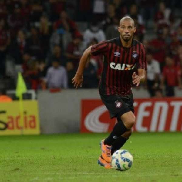 Zagueiro Kadu é a nova contratação do Grêmio