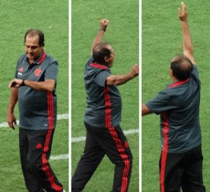 Gesto, olho no relógio e celebração: vitória traz de volta o velho Muricy