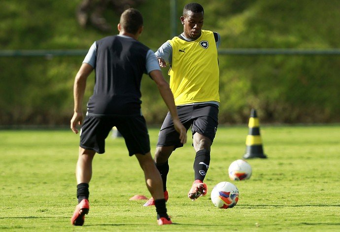 Ribamar é o novo talento e já começa bem no Botafogo.