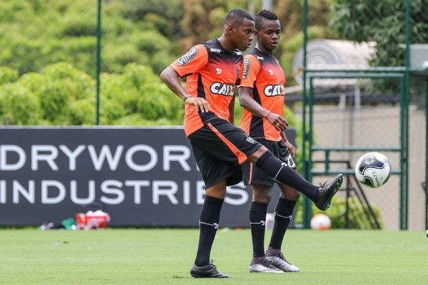 Com força máxima Atlético enfrenta URT