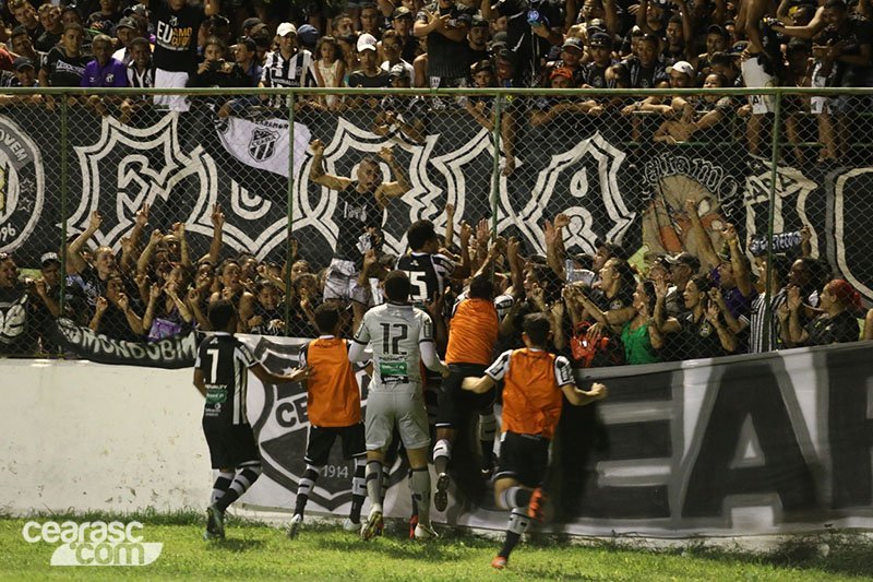 CEARÁ vence fora e se isola na liderança