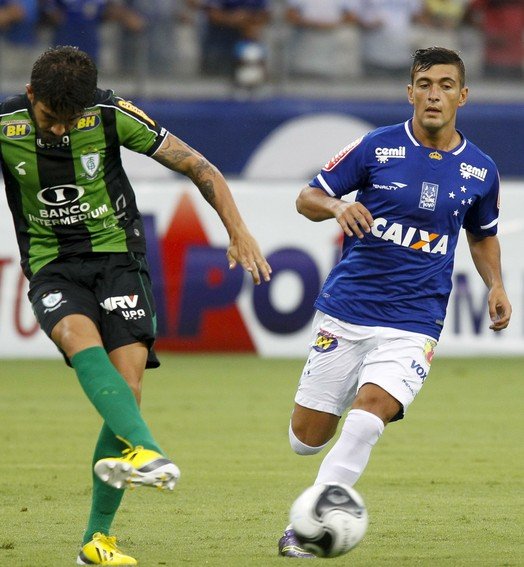 Cruzeiro vacila e América empata no fim do jogo