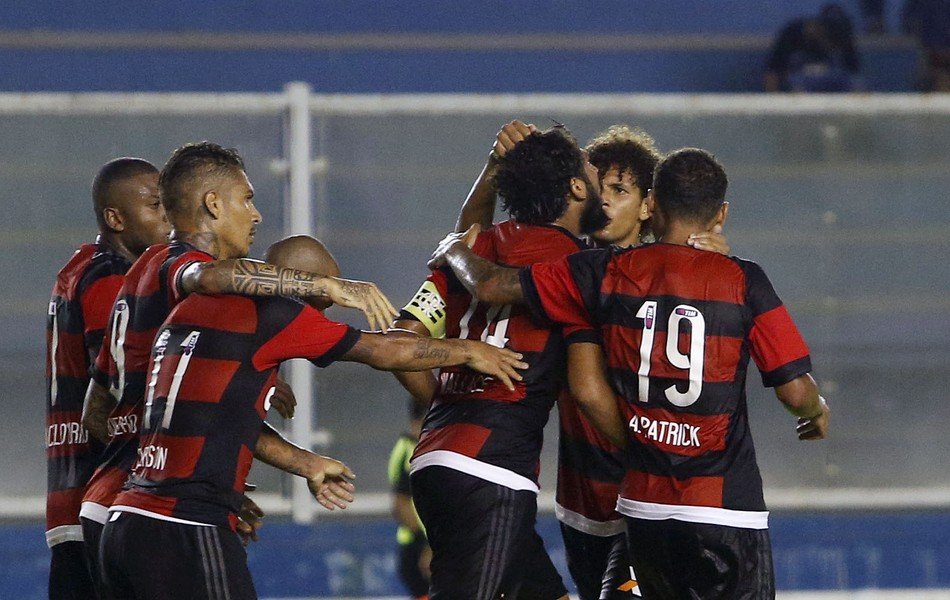 Flamengo vence o Fluminense e da esperança ao seu torcedor.