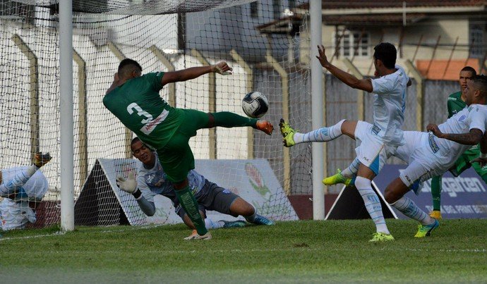 Avaí perde para o Metropolitano por 4×1