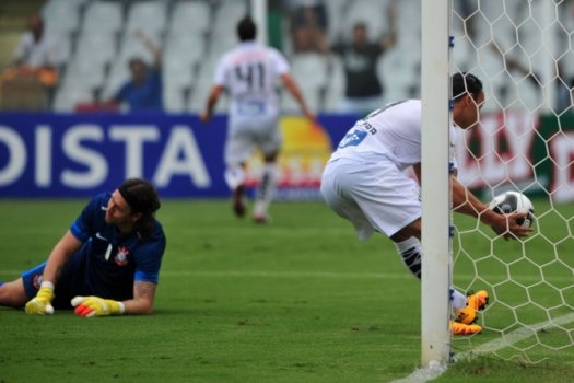 Corinthians é derrotado na Vila e perde longa invencibilidade