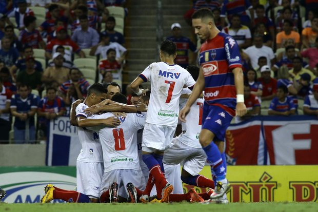 De virada, Bahia supera Fortaleza na Lampions