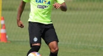 Cesar Benítez estreia improvisado no Coritiba e vira opção para quinta-feira
