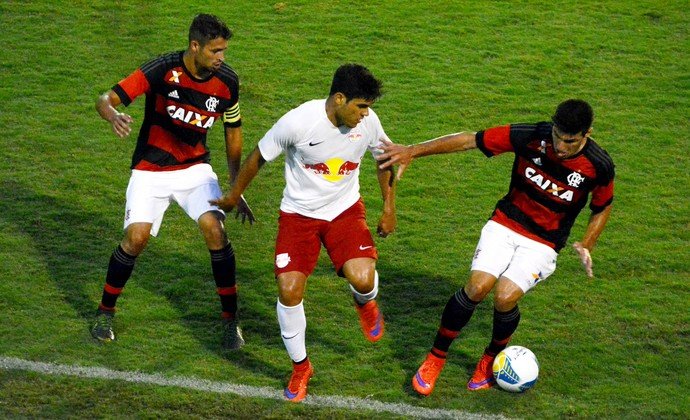 Classificado, Flamengo vai a campo com reservas.