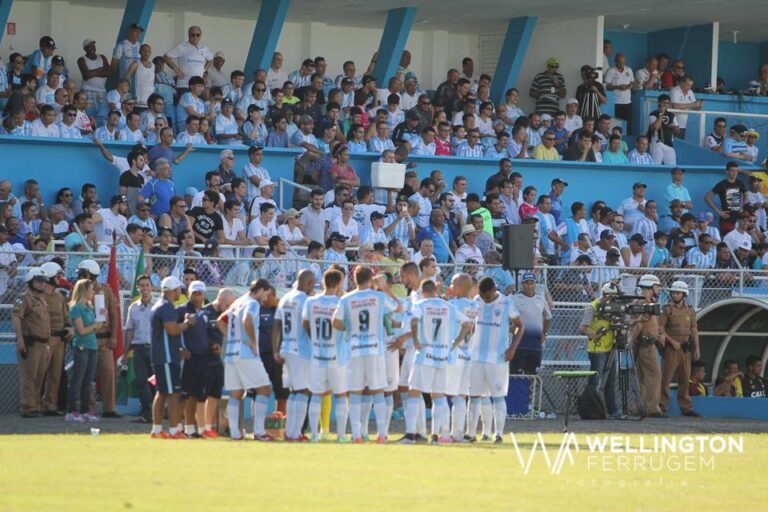 TUDO ABERTO! Pelas quartas de final, Londrina empata com Atlético-PR.