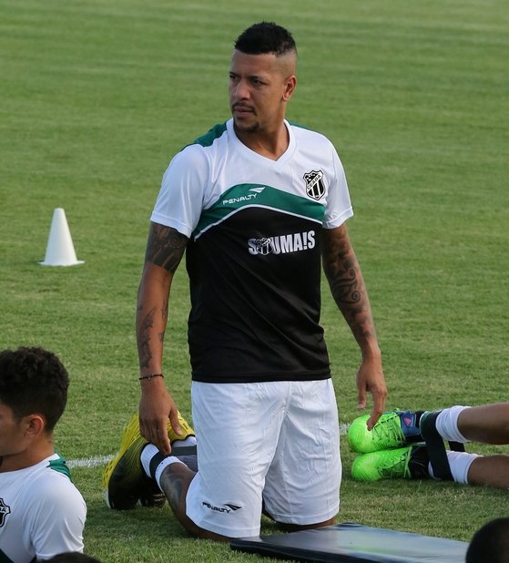 Antonio Carlos com tendinite desfalca time.