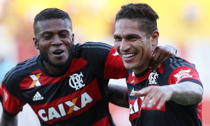 Flamengo vence e tenta derrubar o último Invicto na semi final