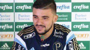 Victor Luiz foi confirmado titular.