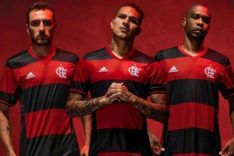 Flamengo homenageia conquista da Libertadores de 1981 em novo Manto