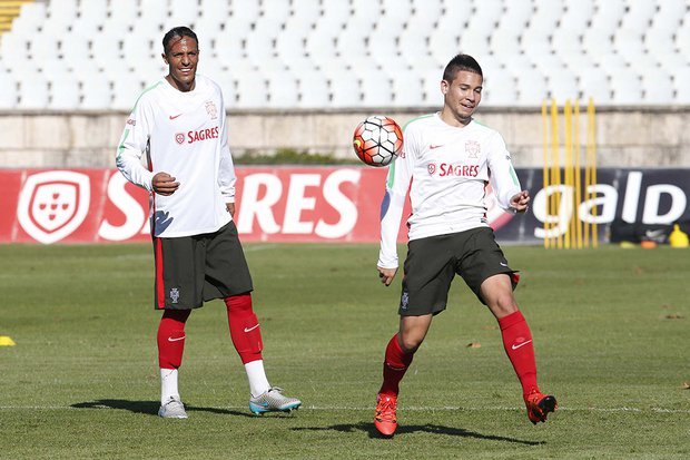 Borussia anuncia mais um reforço