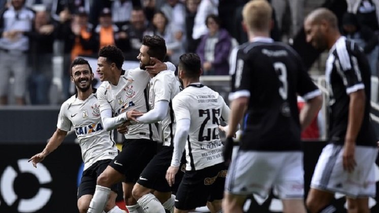 Corinthians domina e vence a Ponte em estreia de novo esquema