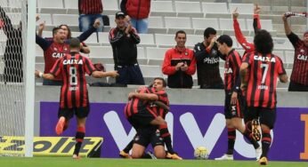 Em jogo pra lá de polêmico Furacão empata com o Galo em casa