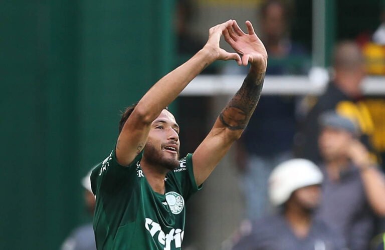 Atendendo ao pedido de Cuca, Palmeiras repatria Leandro Pereira