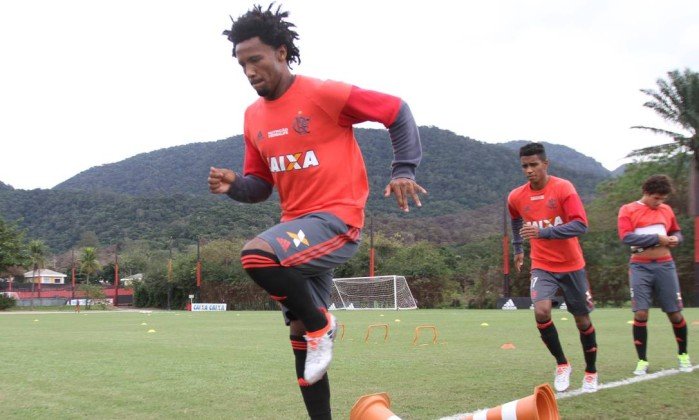 Flamengo mira G4 contra o Figuerense