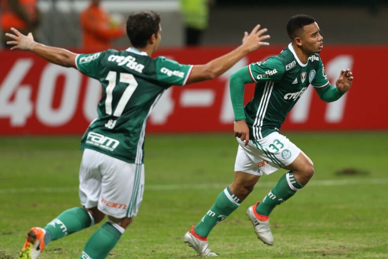 Gabriel Jesus faz 2, Palmeiras bate o América-MG e se isola na ponta