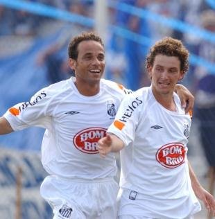 Em 2003 ficou a frustação, em 2011 enfim a redenção para Elano e Léo, enfim Campeões da Libertadores! Foto: / Nelson Coelho / Diário de SP