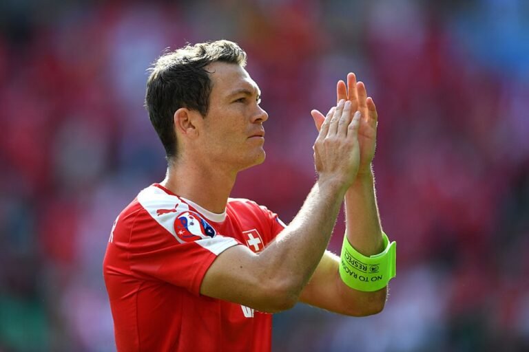 Shaqiri faz gol antológico, mas Xhaka perde pênalti e a Suíça é eliminada pela Polônia