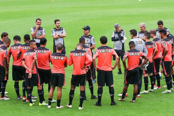 Com Fred em campo, Atlético encerra preparação para o Clássico Mineiro