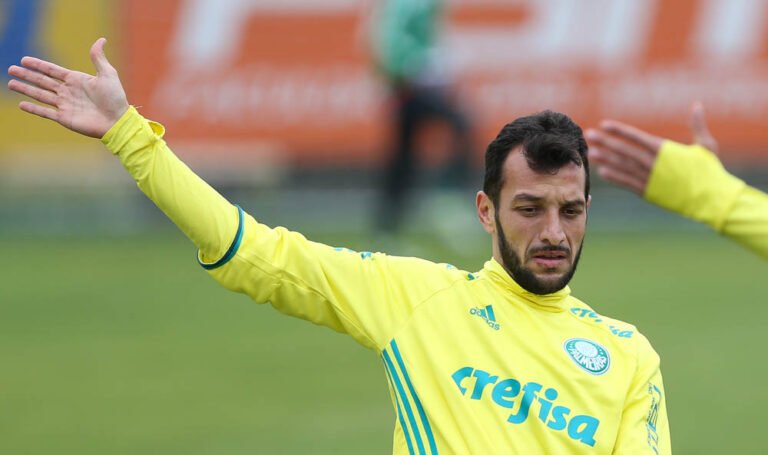 Sem Edu Dracena, Palmeiras viaja com 24 atletas para o Recife