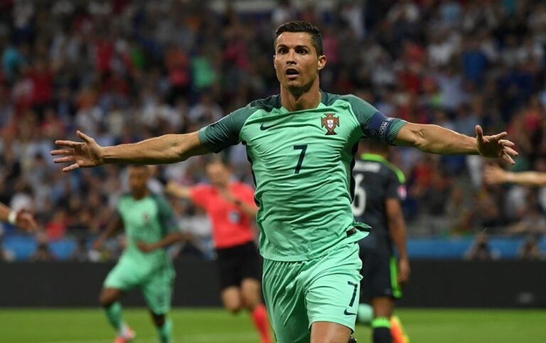 Cristiano Ronaldo marca, empata com Platini e leva Portugal à Final