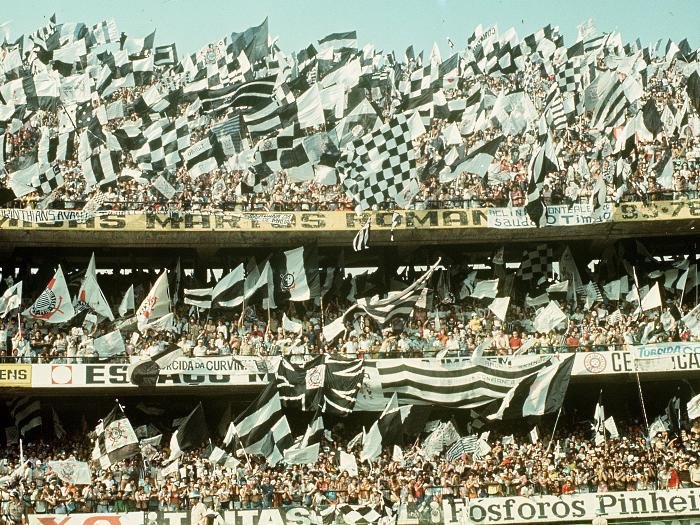 Como as torcidas organizadas vivem em relação estreita com o Corinthians