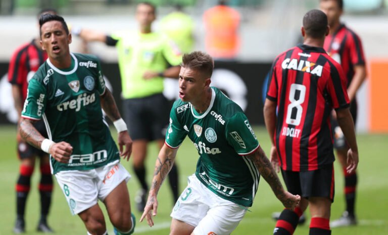 Campeão do primeiro turno, Palmeiras enfrenta Atlético-PR na Arena da Baixada