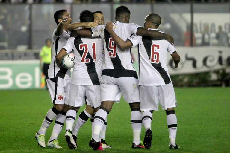 JOGÃO! Vasco encara o Ceará num duelo entre as duas melhores equipes da Série B