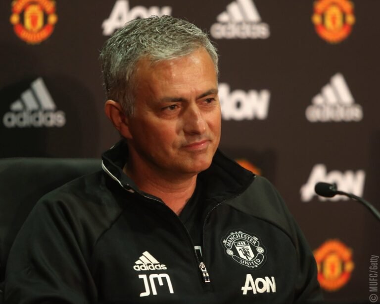 Em entrevista coletiva, José Mourinho fala sobre as polêmicas que circulam no Manchester United