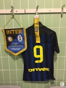 Camisa do capitão Icardi para o confronto contra o Tottenham.