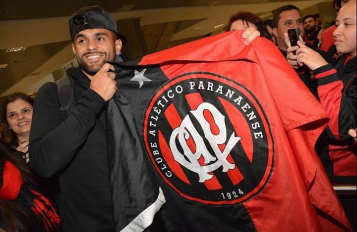 Atacante Luan chega ao Furacão