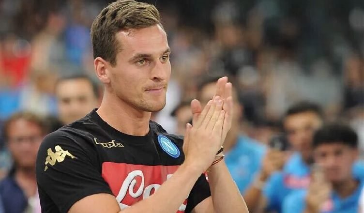 Napoli: Chegou a vez azzurri de emplacar em gramados europeus?