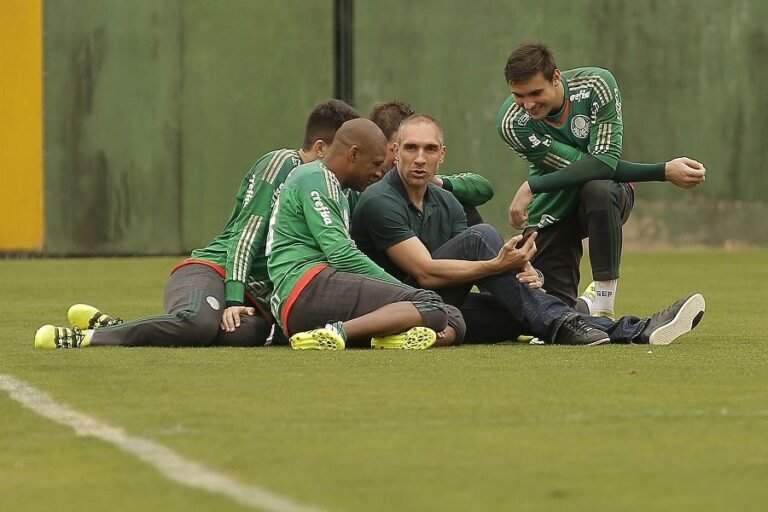 O apoio do ídolo e do líder.