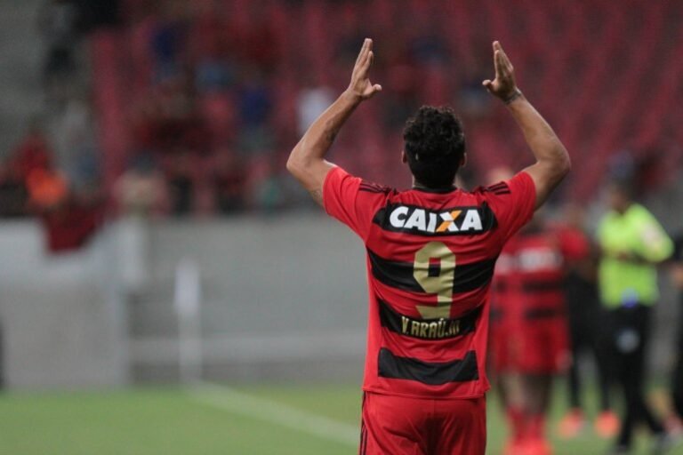 Logo Vinícius Araújo? Quem diria!