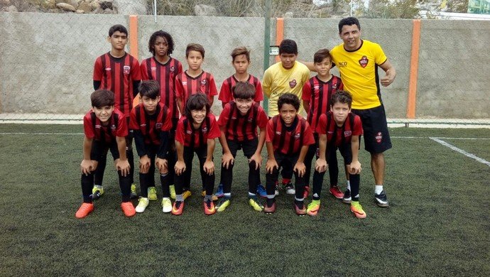 ESCOLA FURACÃO – A oportunidade que o seu filho procura para aprender a jogar futebol