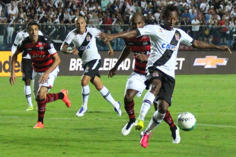 Vasco encara Atlético-GO, em São Januário, para se isolar na liderança